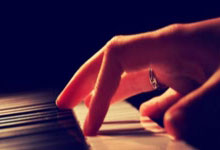 B体育官网：[英超]红军“惨胜”狼队 判罚争议继续.